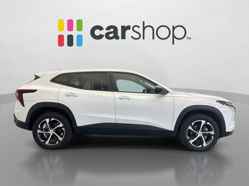 Used 2024 Chevrolet Trax RS FWD image 6
