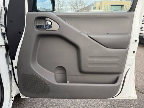 Used 2017 Nissan Frontier SV w/ SV Value Truck Package image 15