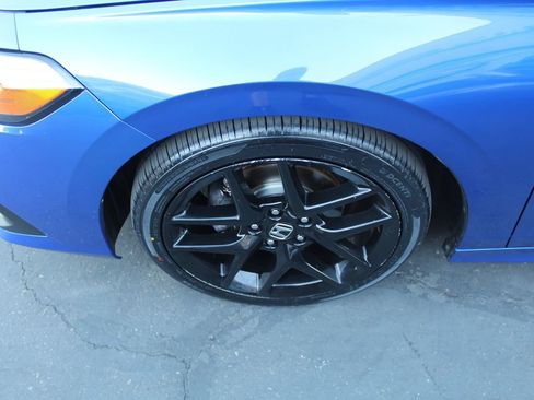Used 2023 Honda Civic Sport image 11