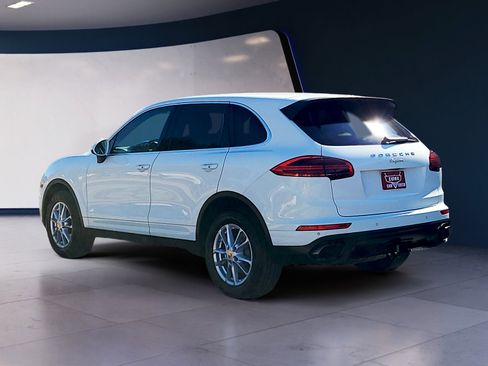 Used 2016 Porsche Cayenne image 3