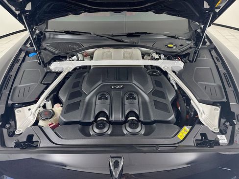 Certified 2025 Bentley Flying Spur Plug-In Hybrid image 29