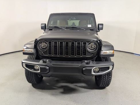 Used 2021 Jeep Wrangler Unlimited Sahara AWD/4WD image 2