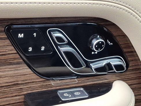 Used 2019 Land Rover Range Rover HSE image 29