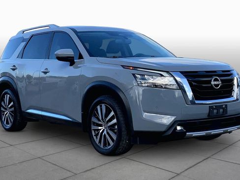 Used 2022 Nissan Pathfinder Platinum AWD/4WD image 3
