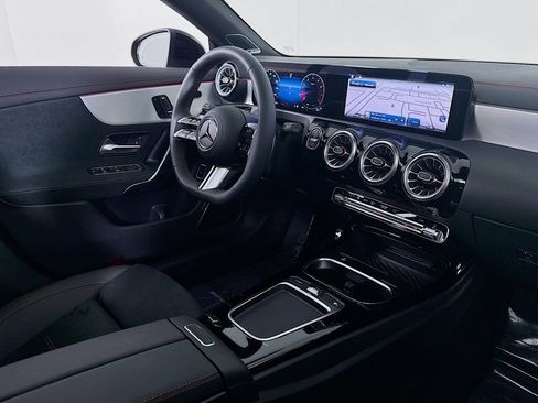 New 2025 Mercedes-Benz CLA 250 4MATIC image 15