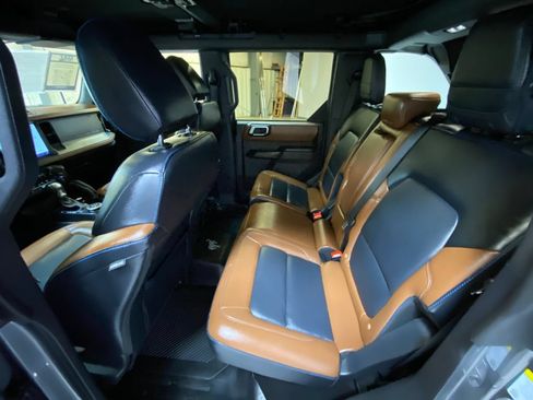 Used 2024 Ford Bronco Outer Banks AWD/4WD image 25