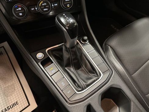 Used 2024 Volkswagen Jetta SE image 28