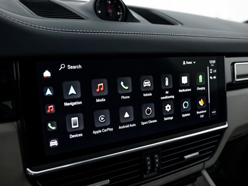 Certified 2023 Porsche Cayenne Platinum Edition AWD/4WD image 24