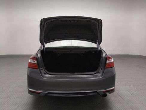 Used 2016 Honda Accord LX image 29