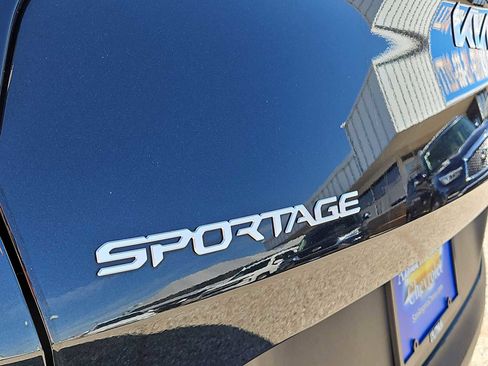Used 2025 Kia Sportage LX FWD image 11