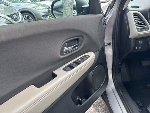 Used 2020 Honda HR-V LX image 26