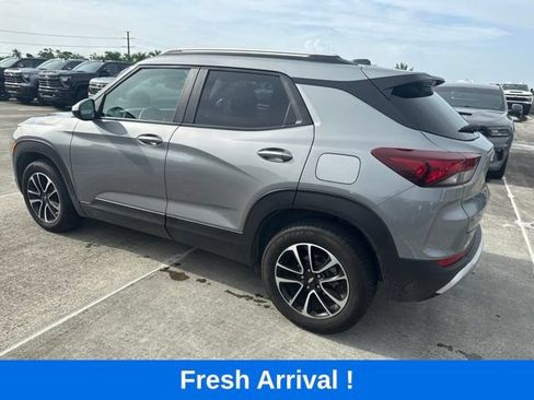Used 2025 Chevrolet TrailBlazer LT FWD image 17
