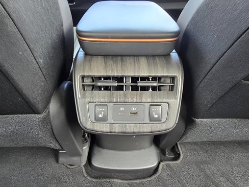 Used 2024 Nissan Ariya AWD image 10