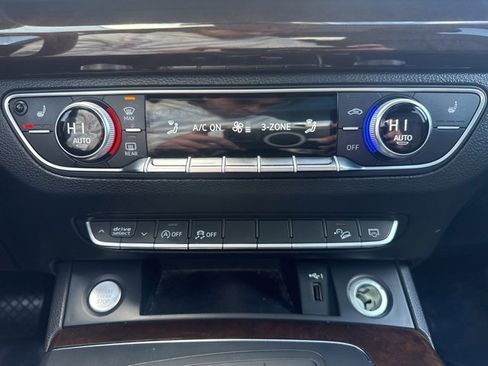 Used 2019 Audi Q5 2.0T Premium w/ Convenience Package image 19