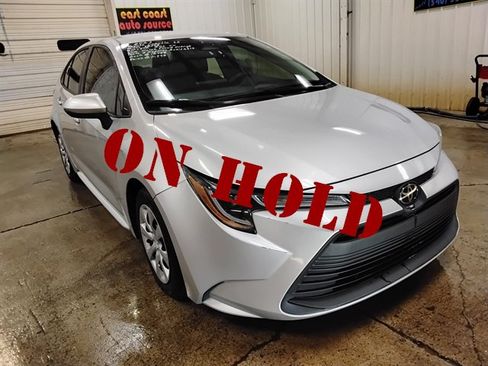 Used 2023 Toyota Corolla LE FWD image 1