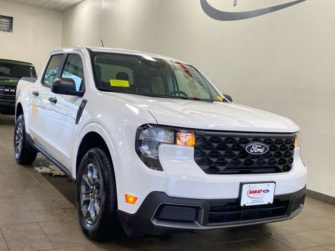 New 2025 Ford Maverick XLT image 2