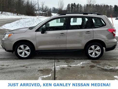 Used 2016 Subaru Forester 2.5i w/ Alloy Wheel Package image 6