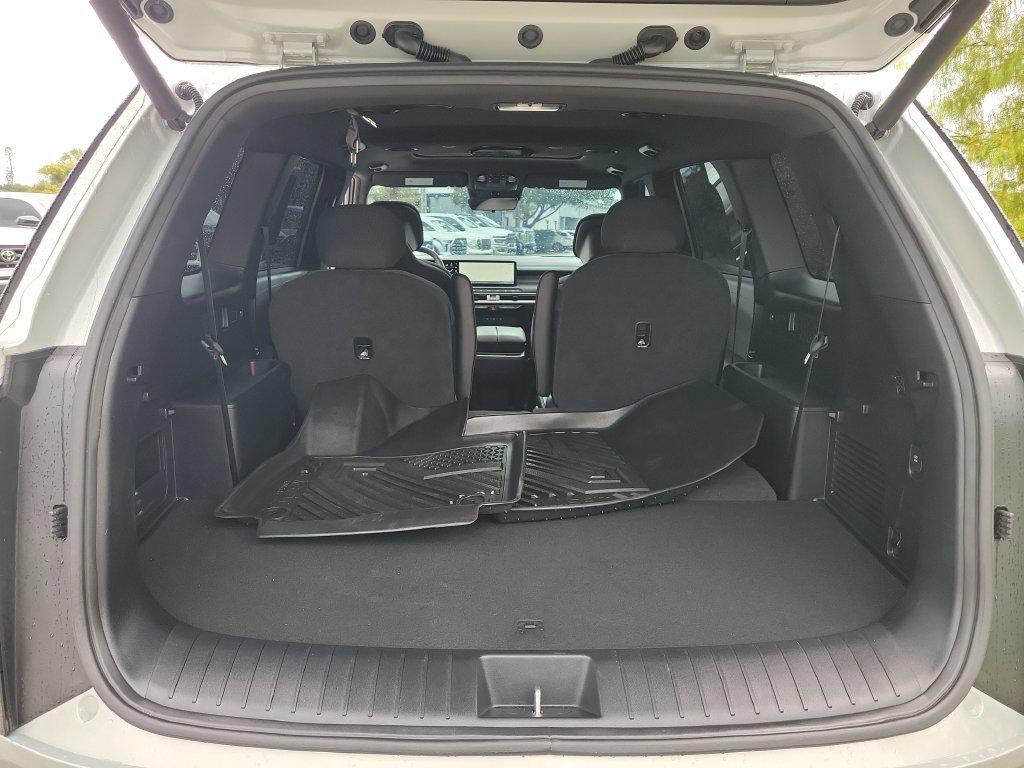 Used 2027 Kia Telluride S w/ Towing Package FWD image 31