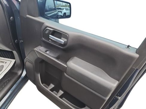 Used 2020 Chevrolet Silverado 1500 Custom w/ Custom Value Package image 12