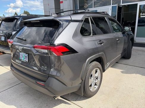 Used 2025 Toyota RAV4 XLE w/ Convenience Package AWD/4WD image 4