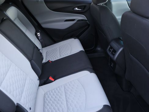 Used 2019 Chevrolet Equinox LT image 14