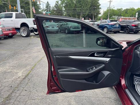 Used 2017 Nissan Maxima 3.5 SV FWD image 9