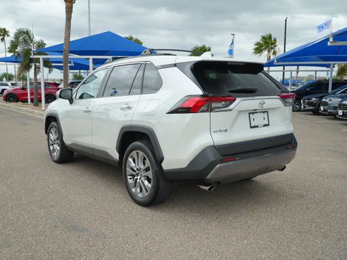 Used 2020 Toyota RAV4 Limited FWD image 7
