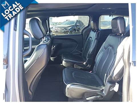 Used 2021 Chrysler Pacifica Limited w/ S Appearance Package image 43