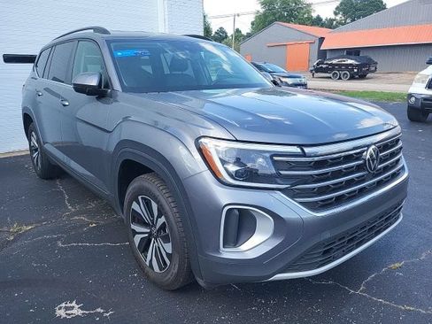 Used 2025 Volkswagen Atlas SE FWD image 4