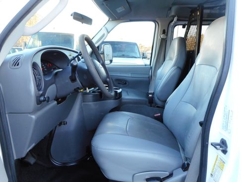 Used 2008 Ford E-350 and Econoline 350 Extended Super Duty image 12