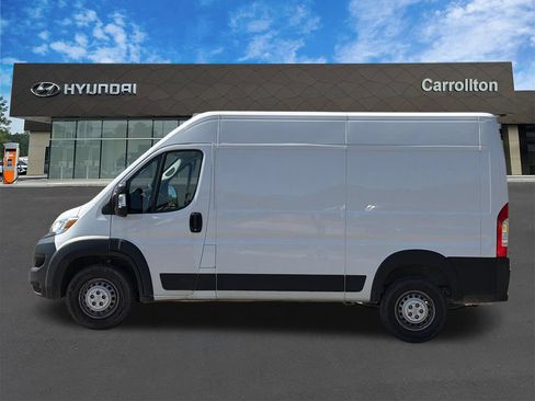 Used 2025 RAM ProMaster 2500 w/ Convenience Group FWD image 8