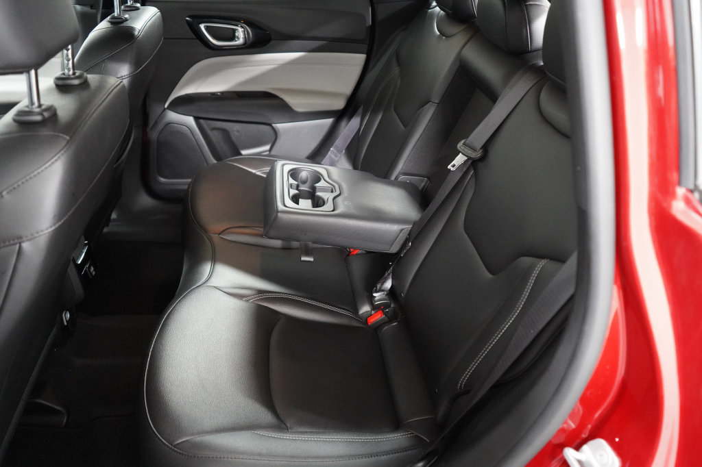 Certified 2025 Jeep Compass Limited AWD/4WD image 19