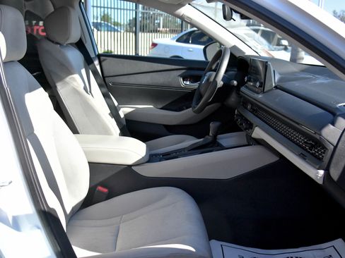 Used 2023 Honda Accord LX image 39
