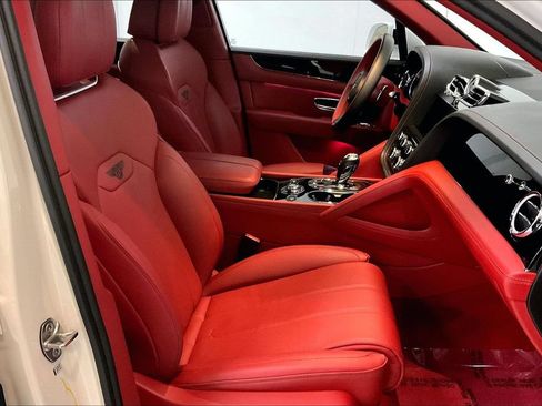 Used 2022 Bentley Bentayga AWD/4WD image 14