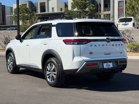 New 2026 Nissan Pathfinder SL image 3