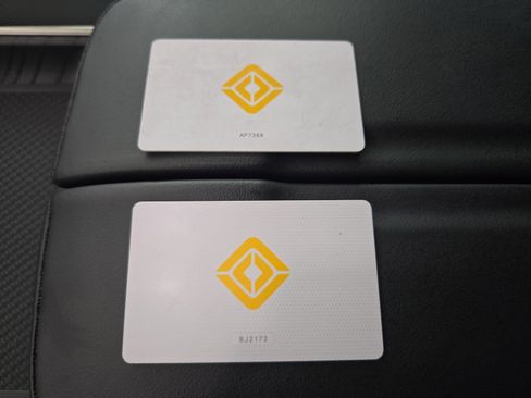 Used 2024 Rivian R1S Adventure image 31