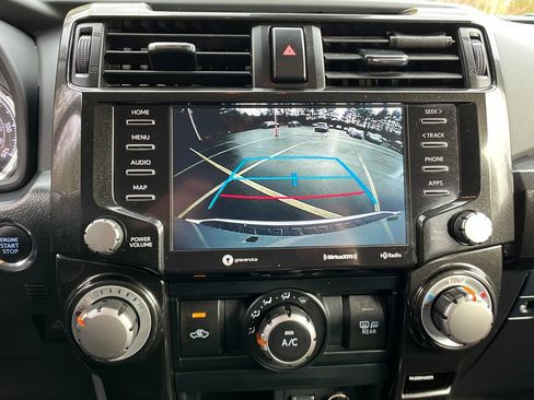 Used 2024 Toyota 4Runner TRD Off-Road Premium image 19