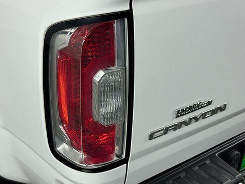 Used 2016 GMC Canyon SLE w/ SLE Convenience Package RWD image 33