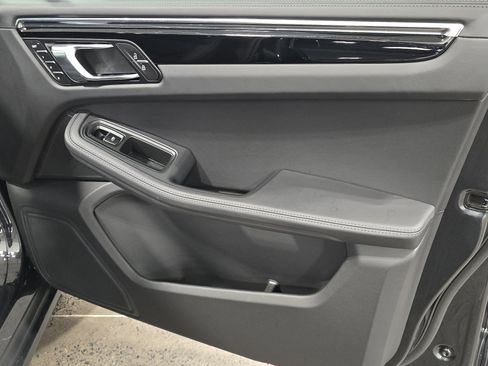 New 2026 Porsche Macan image 28
