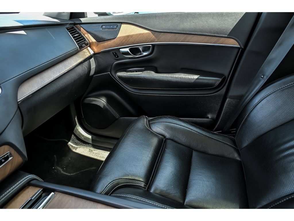 Used 2020 Volvo XC90 T6 Inscription w/ Protection Package Premier AWD/4WD image 26