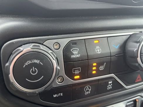 Used 2023 Jeep Wrangler Unlimited Sport image 21