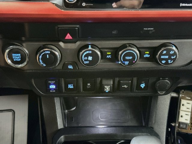 Used 2020 Toyota Tacoma TRD Off-Road AWD/4WD image 15