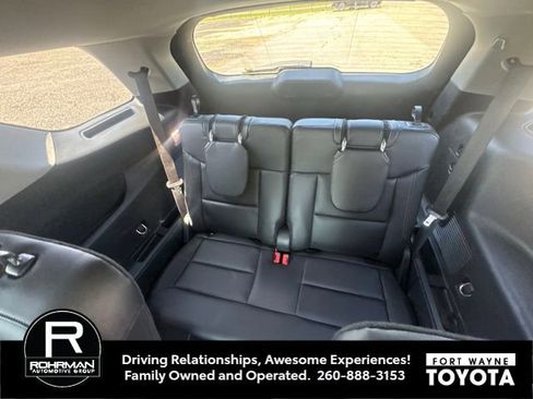 Used 2023 Ford Explorer XLT w/ Equipment Group 202A AWD/4WD image 10