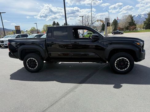 Used 2024 Toyota Tacoma TRD Off-Road image 7