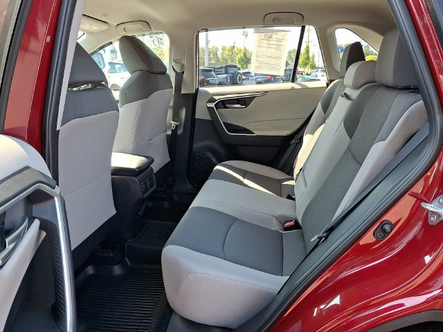 Used 2025 Toyota RAV4 XLE AWD/4WD image 11