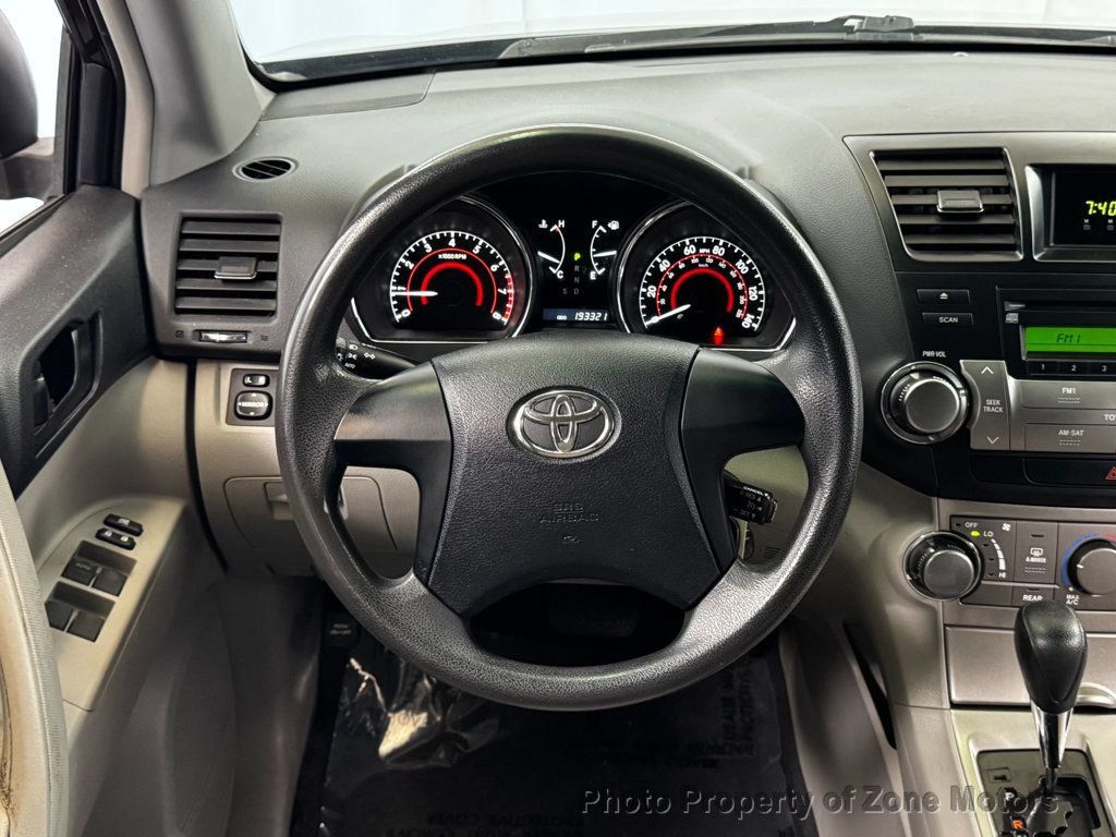 Used 2011 Toyota Highlander 4WD w/ Tow Pkg image 25