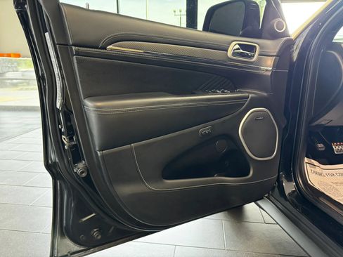 Used 2018 Jeep Grand Cherokee SRT AWD/4WD image 23