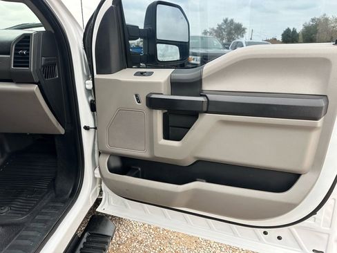 Used 2017 Ford F250 XL w/ Power Equipment Group image 11