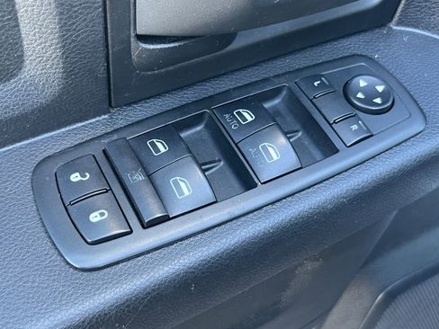 Used 2015 RAM 1500 Express image 17