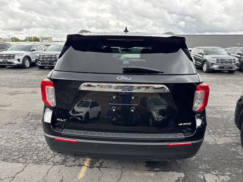 Used 2022 Ford Explorer XLT image 6